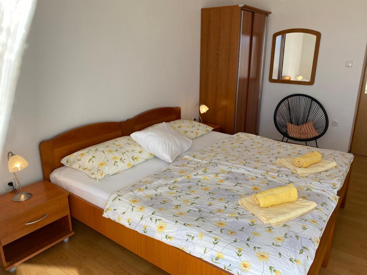 Banjol Apartments Vesna מראה חיצוני תמונה